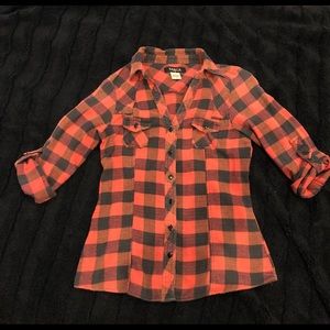 Varga buffalo plaid 3/4-sleeve button down top